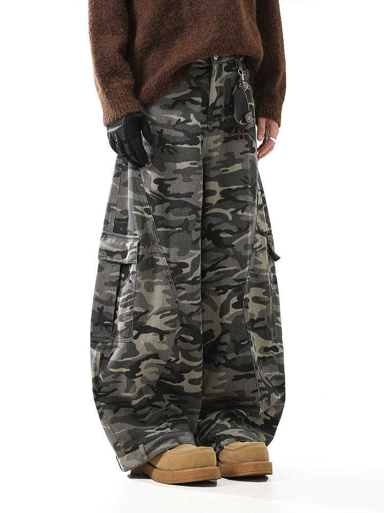 Retro Camouflage Wide-leg Jeans